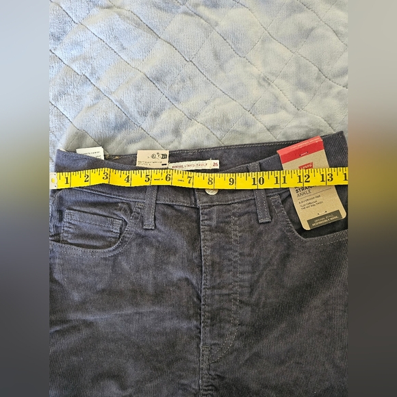 (186)Levi's Women's Hi Rise Ribcage Corduroy Straight Ankle Jeans - Picture 10 of 13